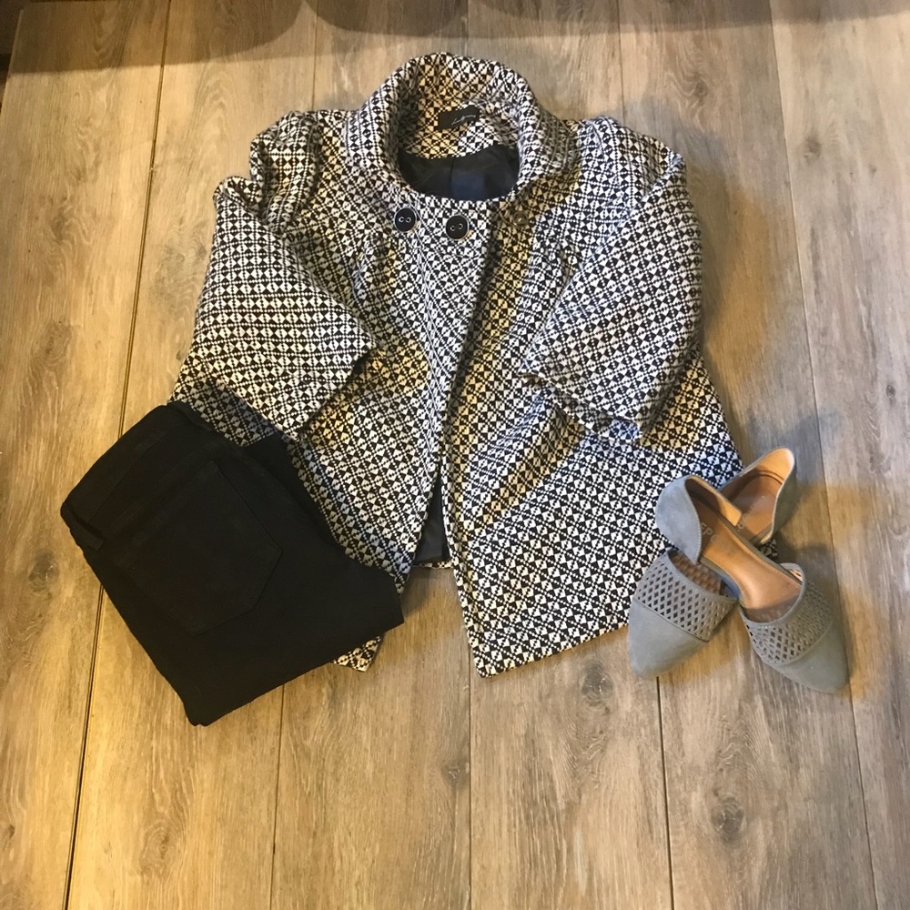 Forever 21 black and white jacket